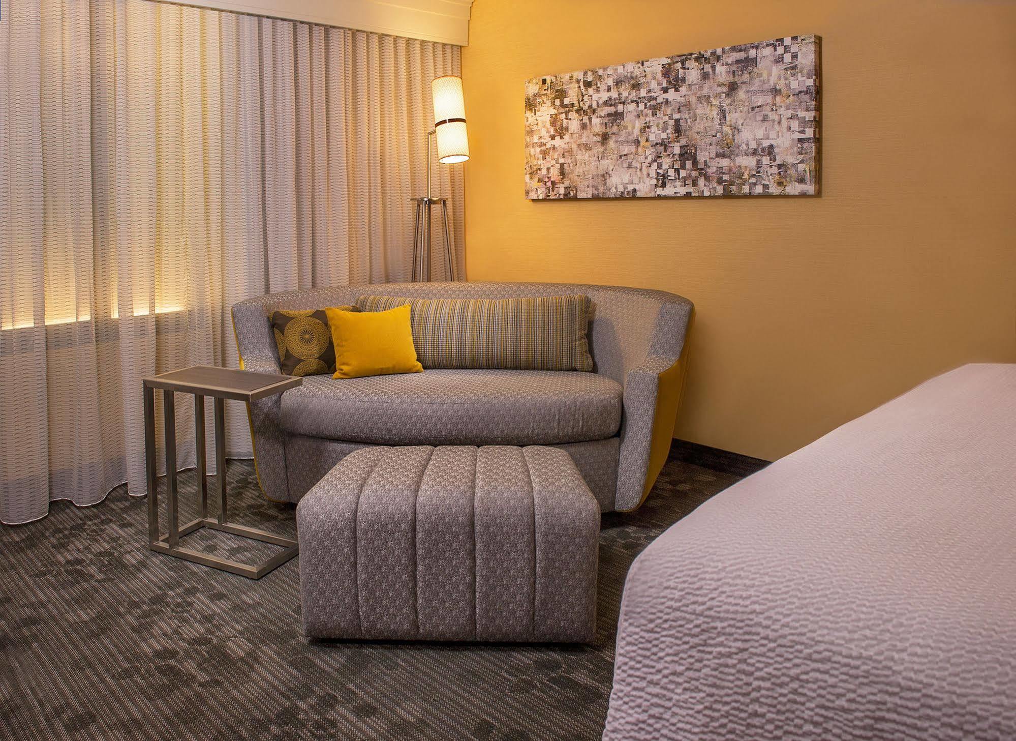 Courtyard Detroit Brighton Otel Dış mekan fotoğraf